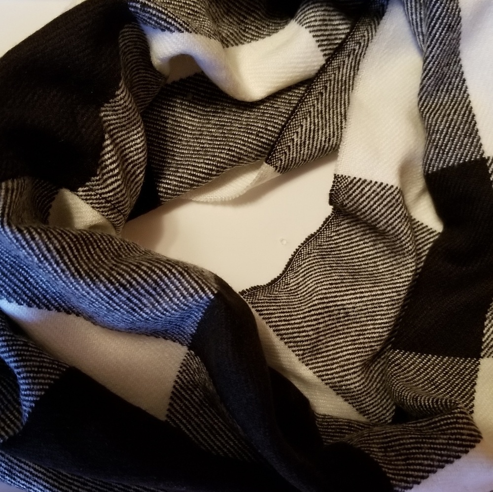 American Eagle Outfitters Scarf
